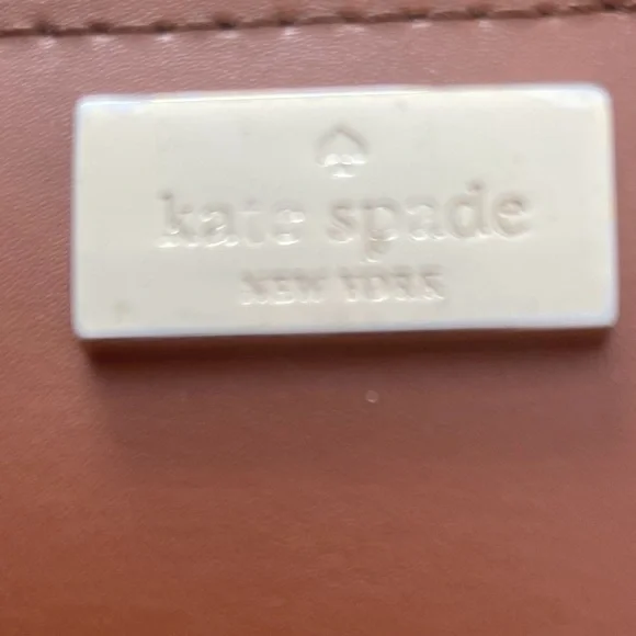 Kate Spade New York ♠️ Brown Leather Zipper Around Wallet EUC - Picture 4 of 4
